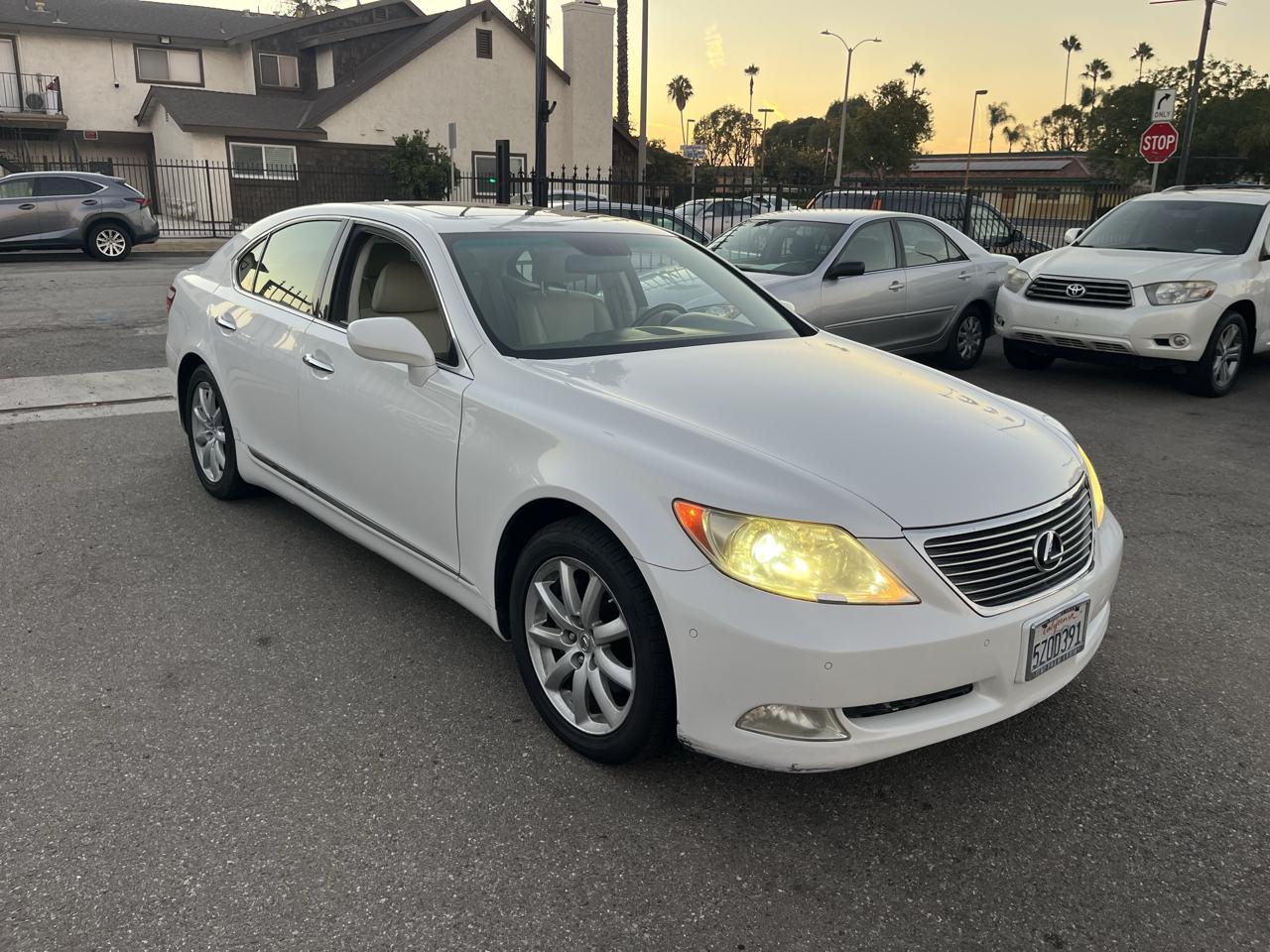 Lexus LS 460 Luxury Sedan 2007