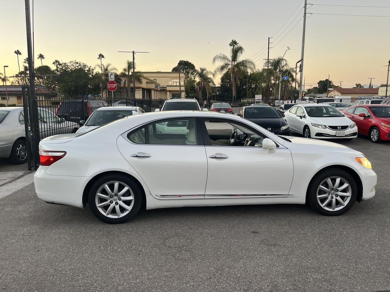 Lexus LS 460 Luxury Sedan 2007