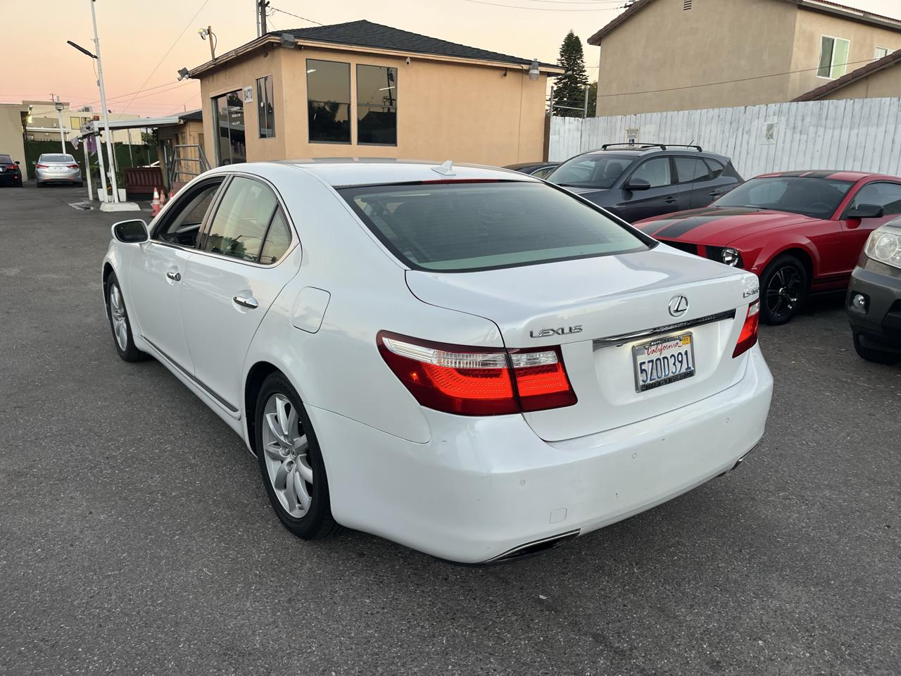 Lexus LS 460 Luxury Sedan 2007