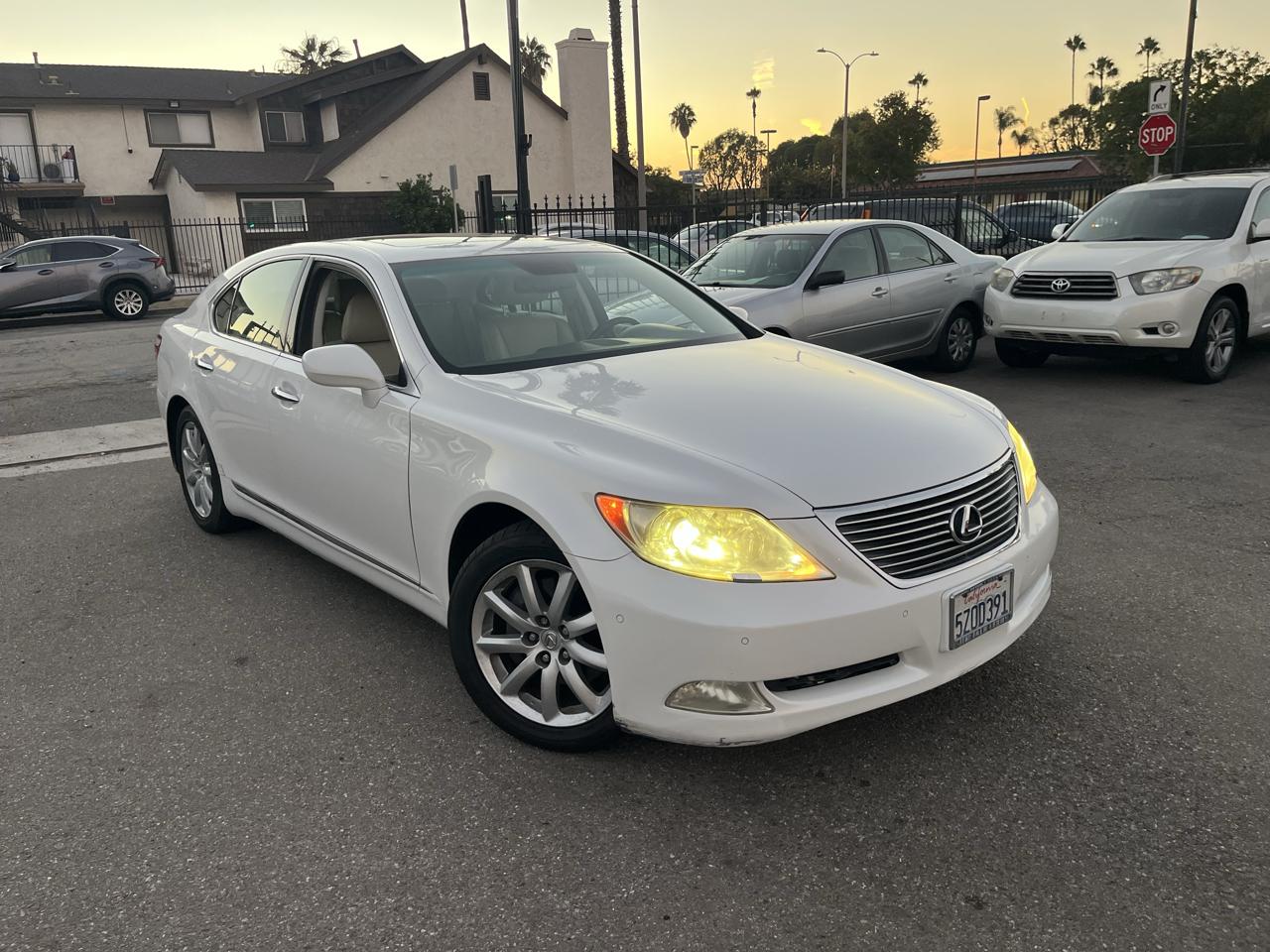 Lexus LS 460 Luxury Sedan 2007