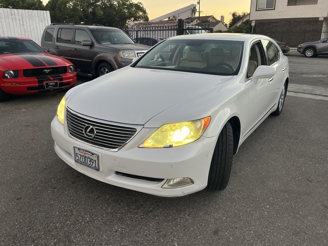 Lexus LS 460 Luxury Sedan 2007