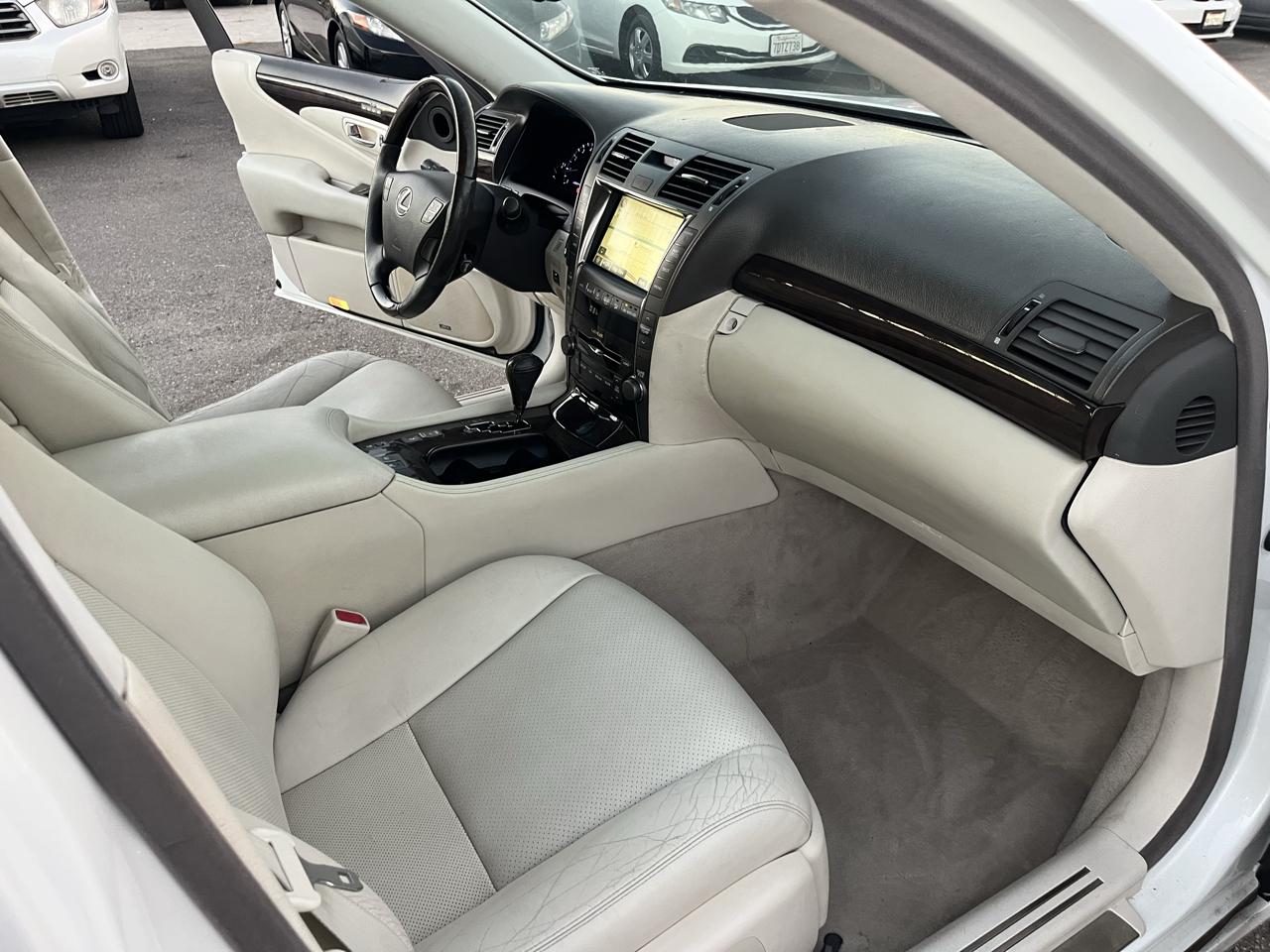 Lexus LS 460 Luxury Sedan 2007