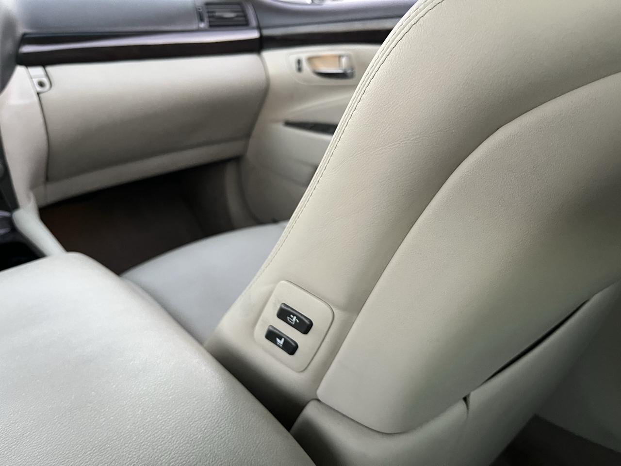 Lexus LS 460 Luxury Sedan 2007