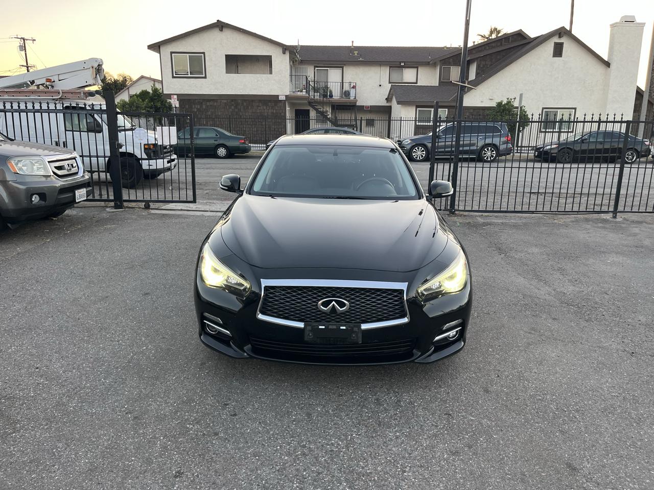 Infiniti Q50 Base 2015