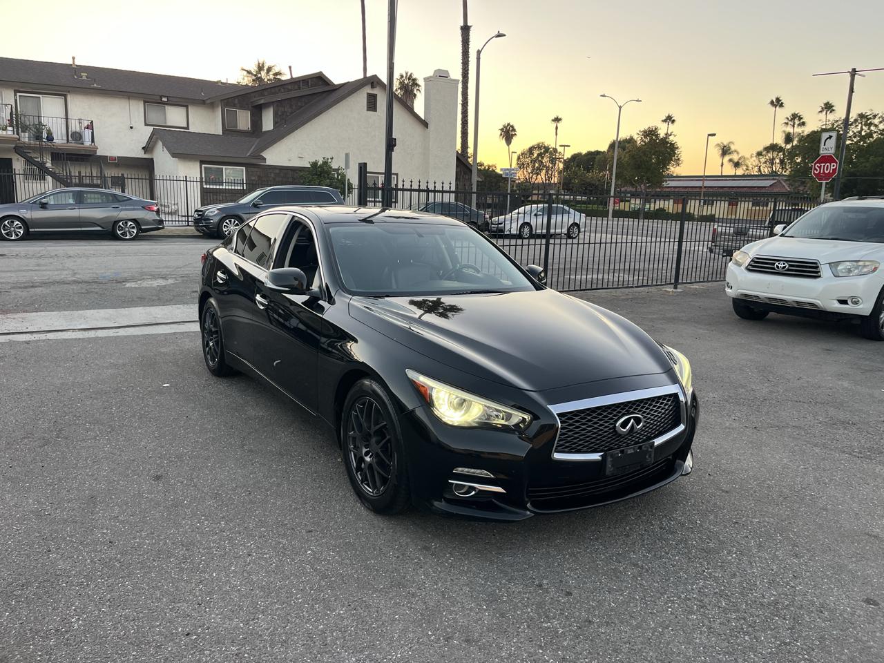 Infiniti Q50 Base 2015