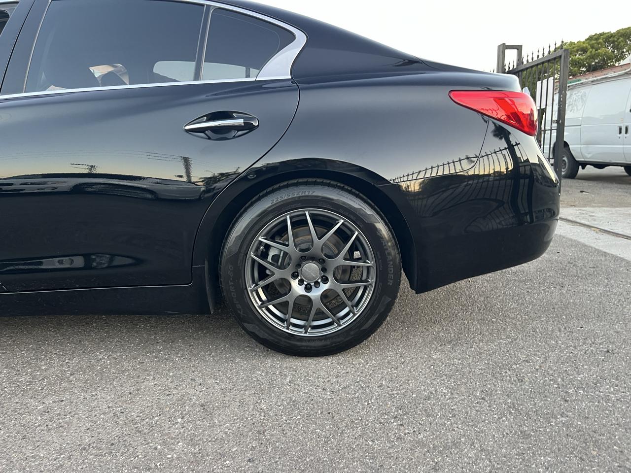 Infiniti Q50 Base 2015