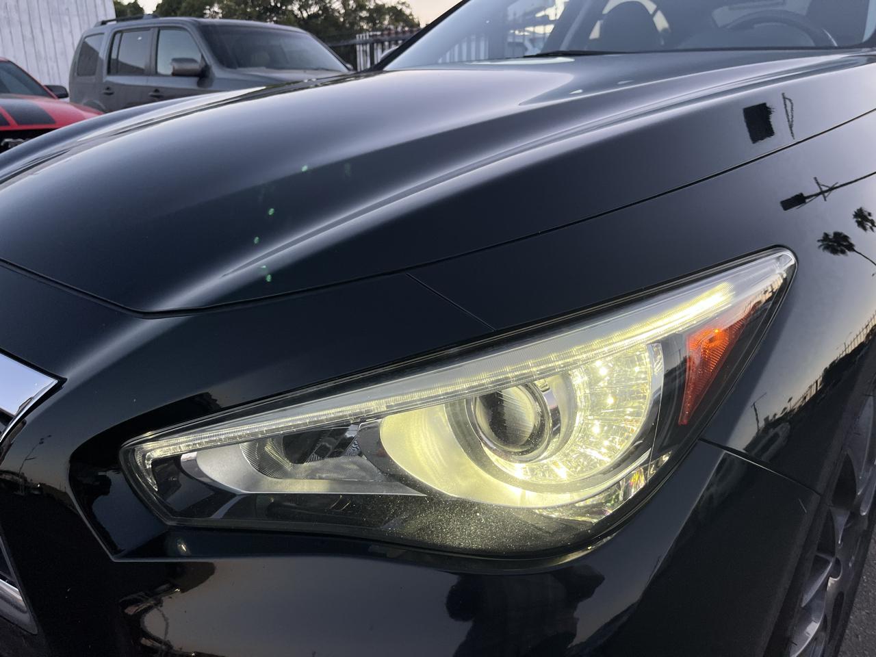 Infiniti Q50 Base 2015