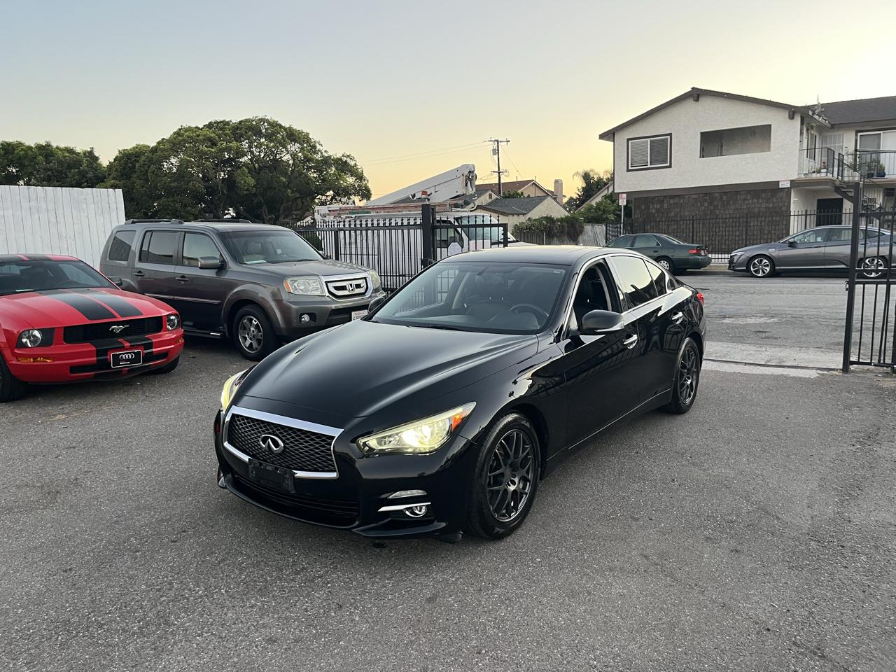 Infiniti Q50 Base 2015