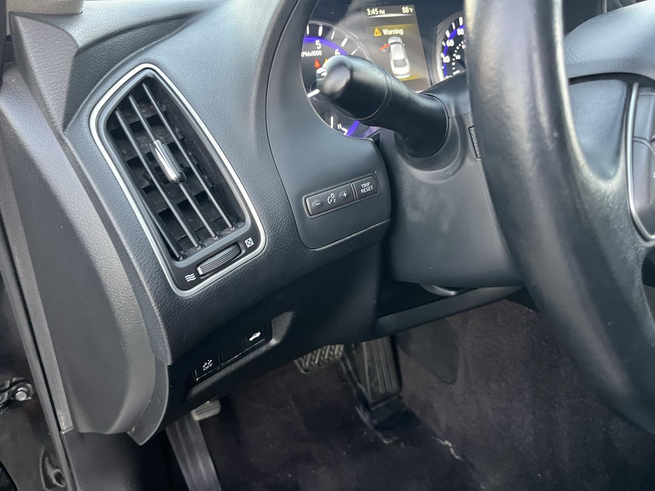 Infiniti Q50 Base 2015