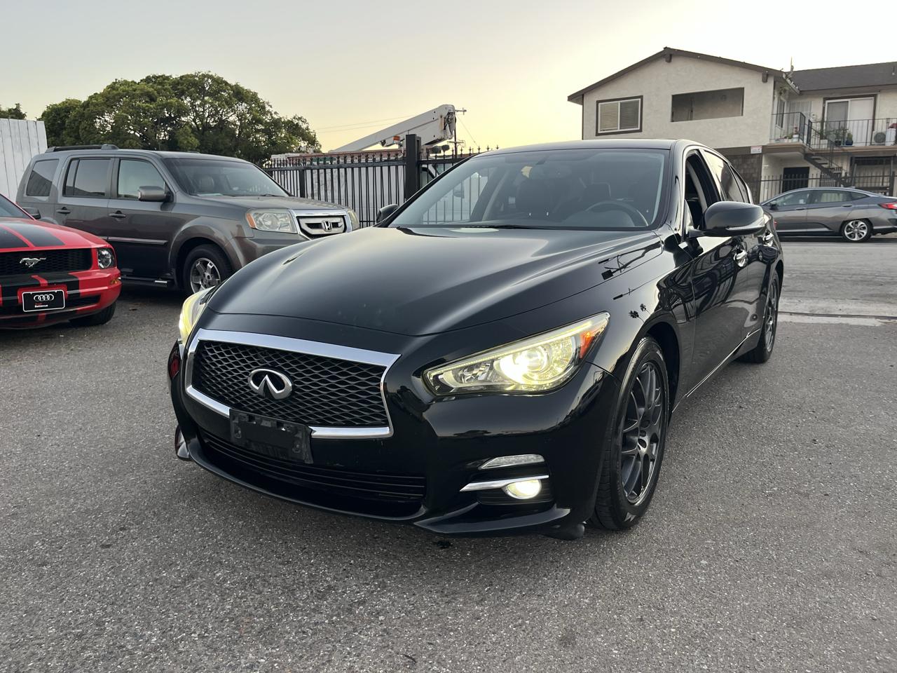 Infiniti Q50 Base 2015