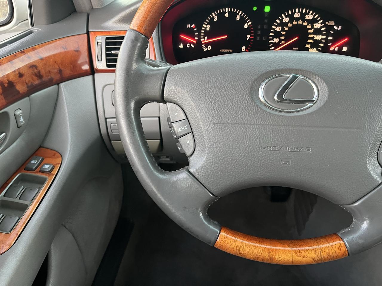 Lexus LS 430 Sedan 2002
