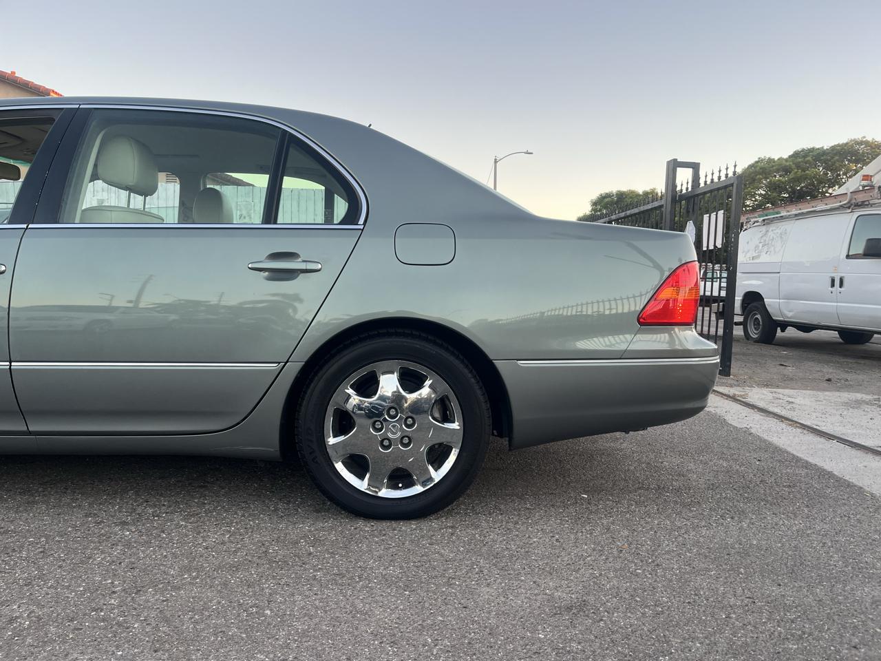 Lexus LS 430 Sedan 2003