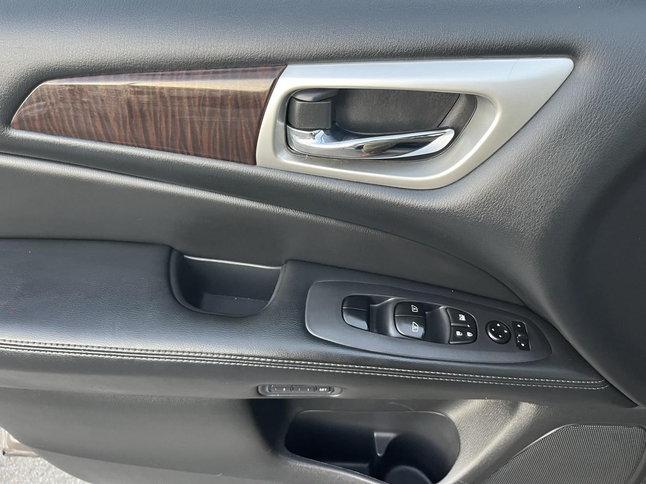 Nissan Pathfinder S 4WD 2014