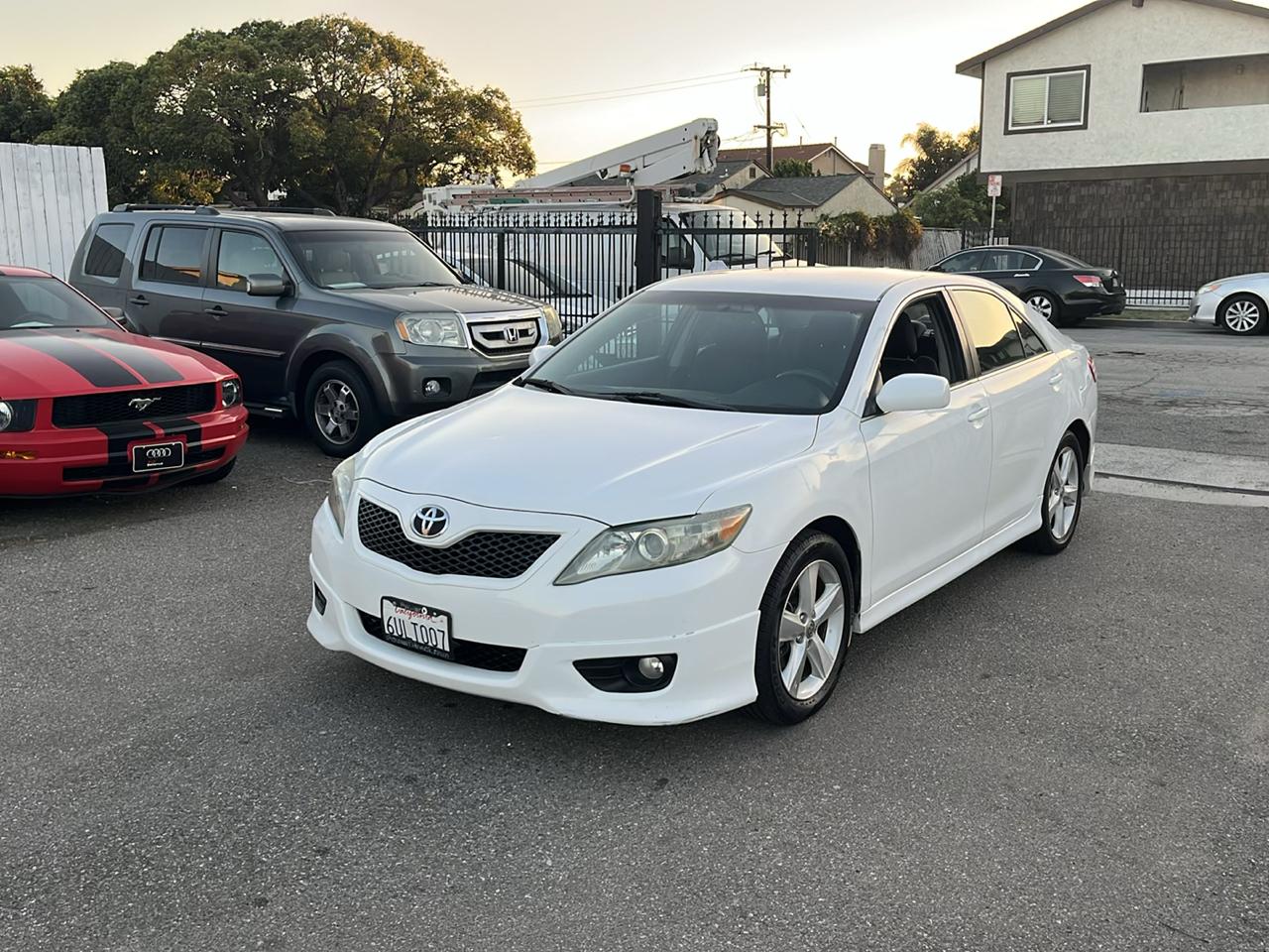 Toyota Camry SE 6-Spd MT 2010