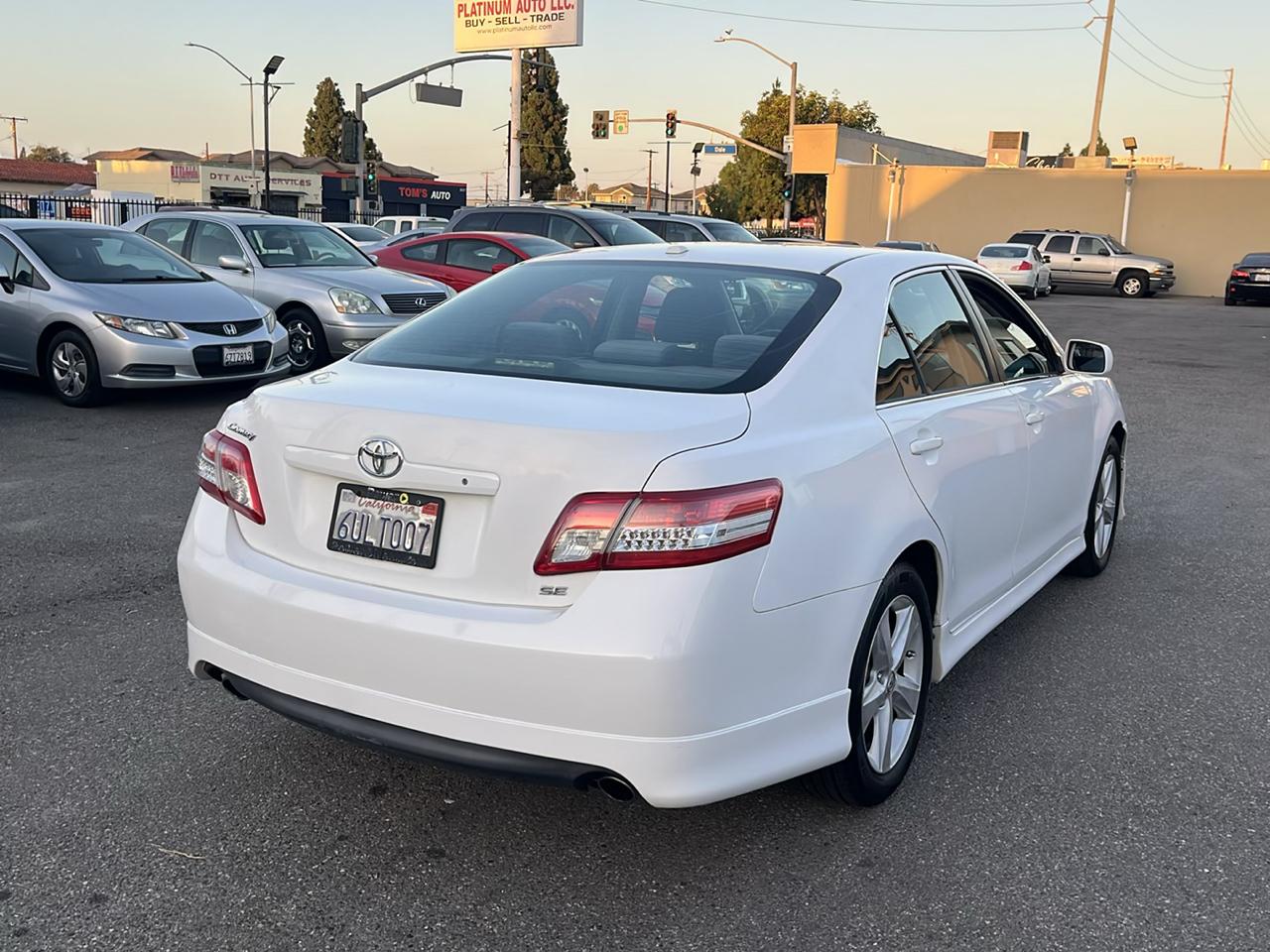 Toyota Camry SE 6-Spd MT 2010