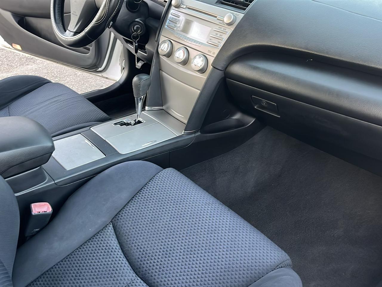 Toyota Camry SE 6-Spd MT 2010