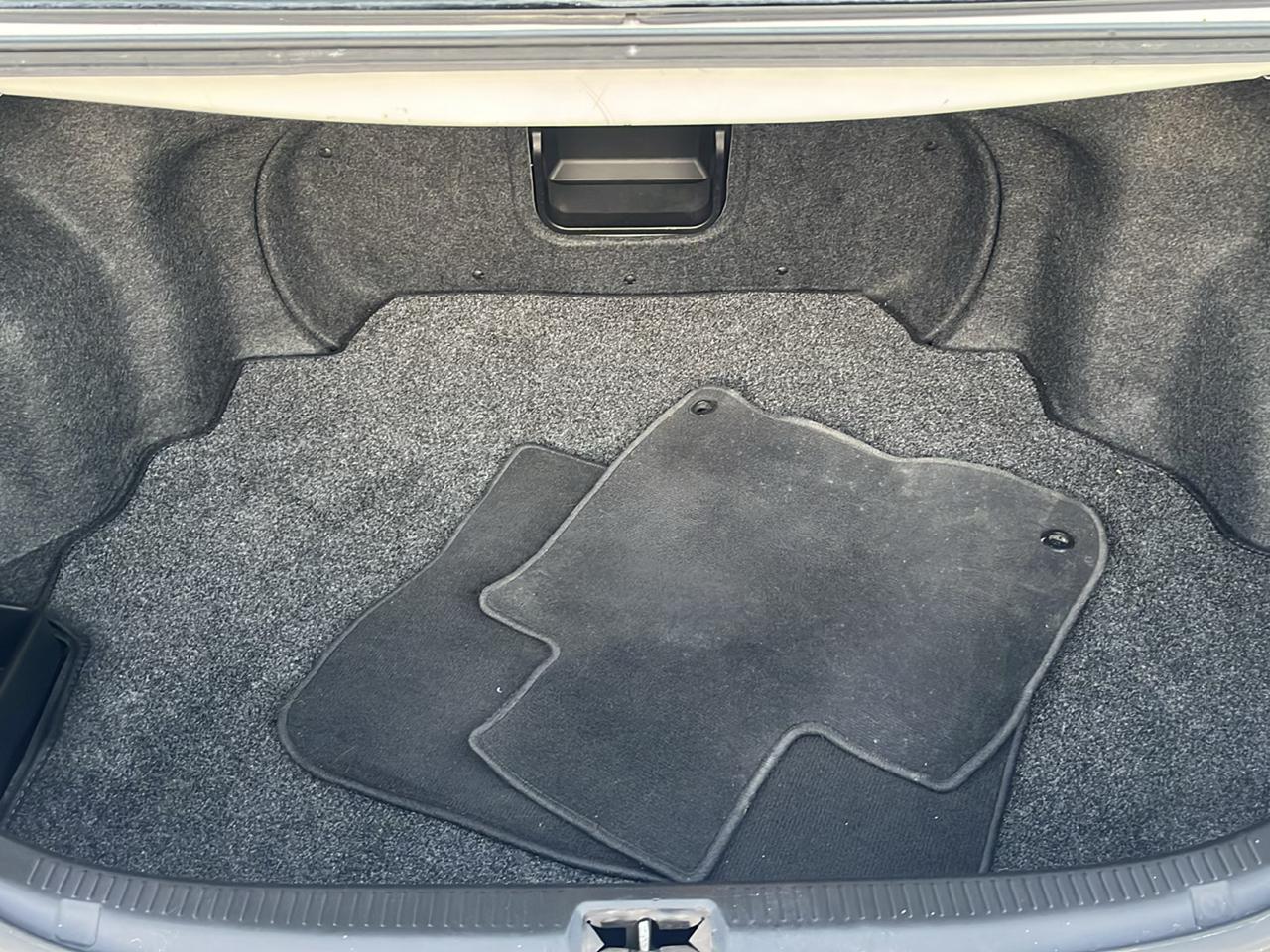 Toyota Camry SE 6-Spd MT 2010