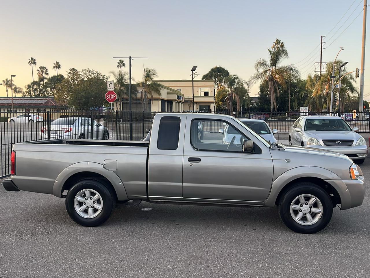 Nissan Frontier XE King Cab 2WD 2001