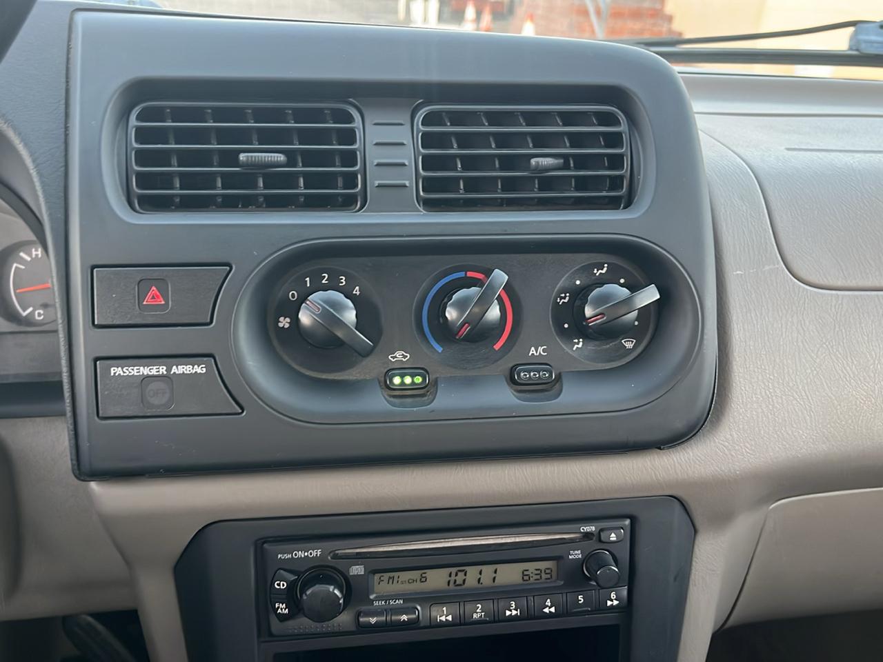 Nissan Frontier XE King Cab 2WD 2001