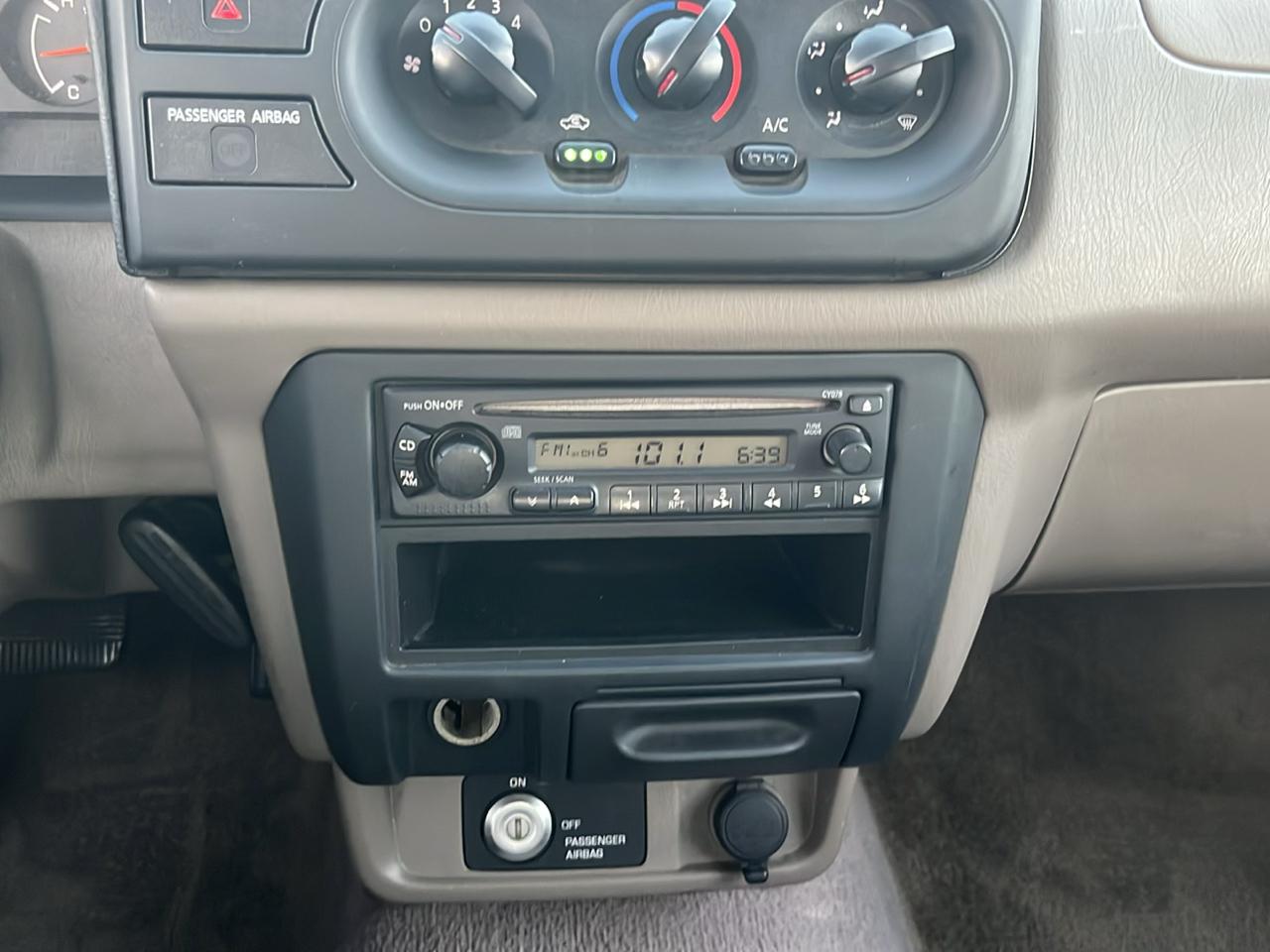 Nissan Frontier XE King Cab 2WD 2001