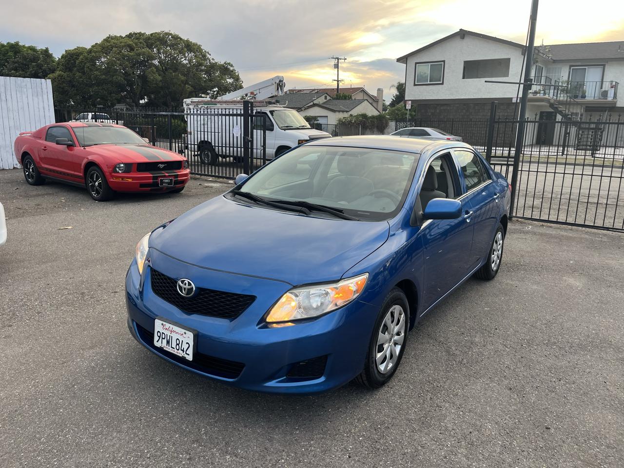 Toyota Corolla Base 5-Speed MT 2010