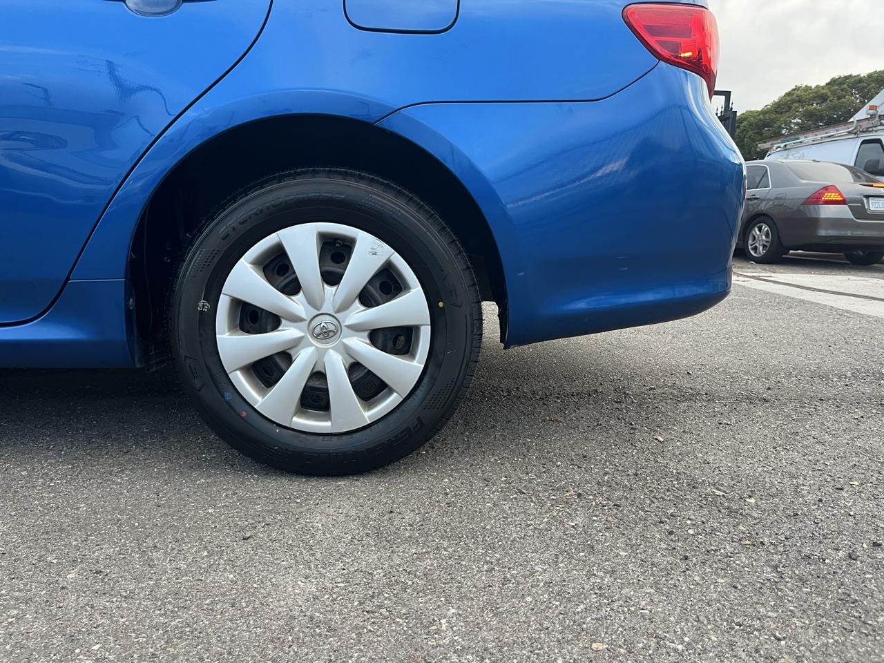 Toyota Corolla Base 5-Speed MT 2010