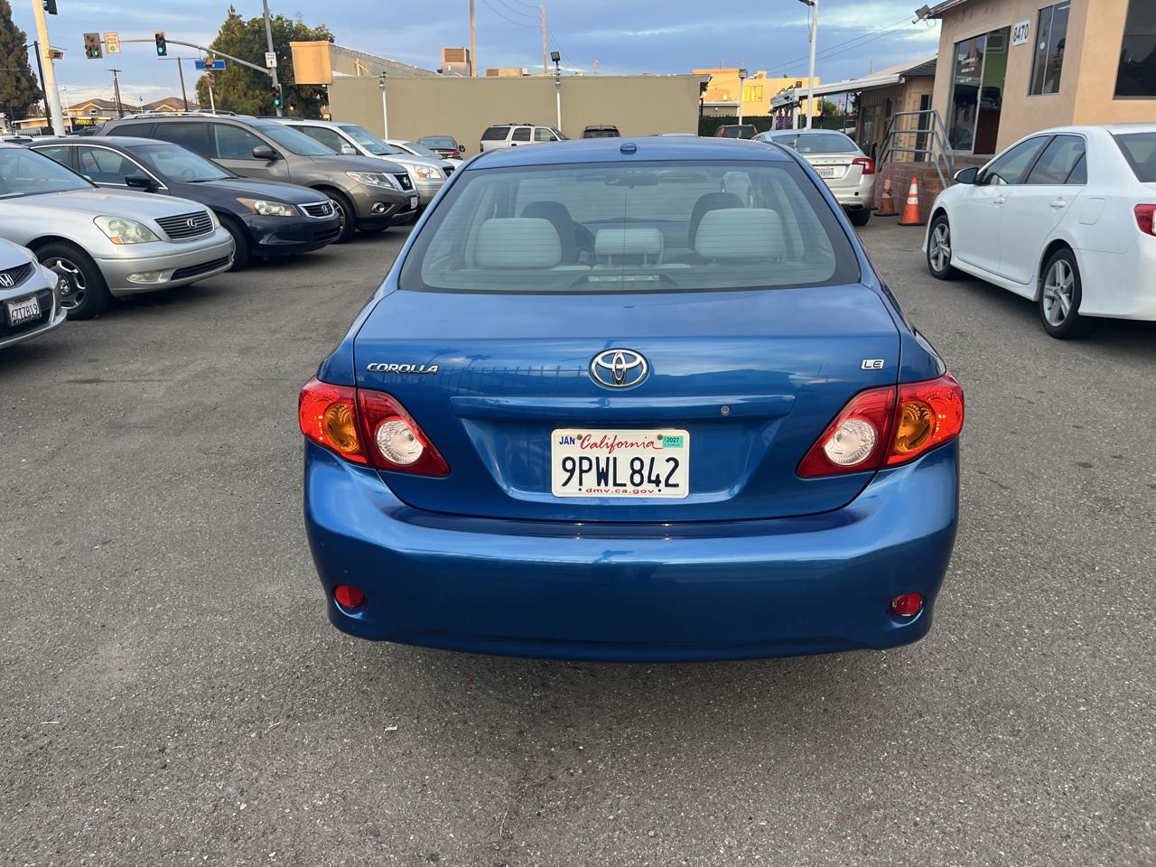 Toyota Corolla Base 5-Speed MT 2010