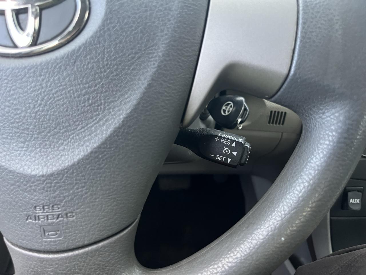 Toyota Corolla Base 5-Speed MT 2010