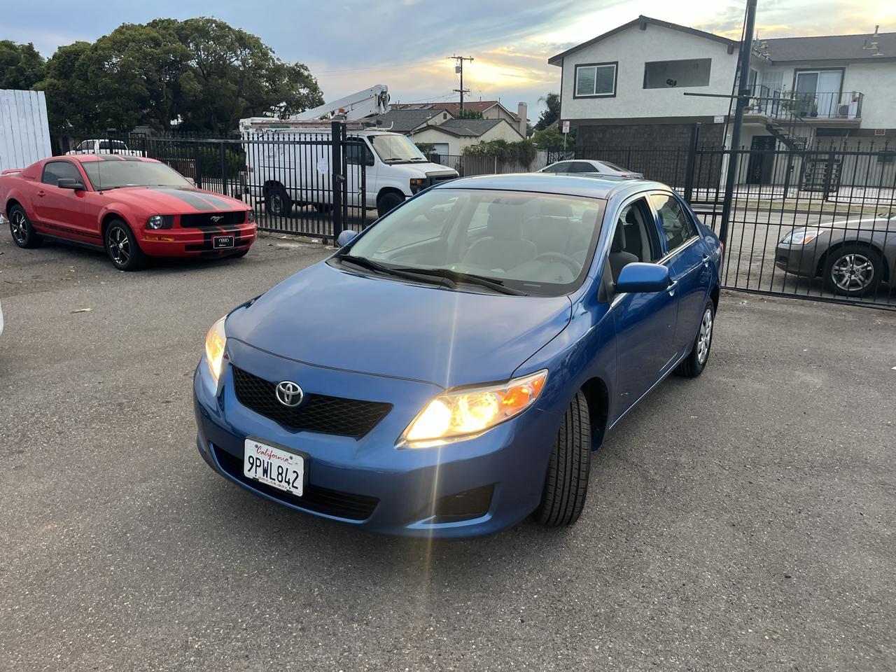 Toyota Corolla Base 5-Speed MT 2010