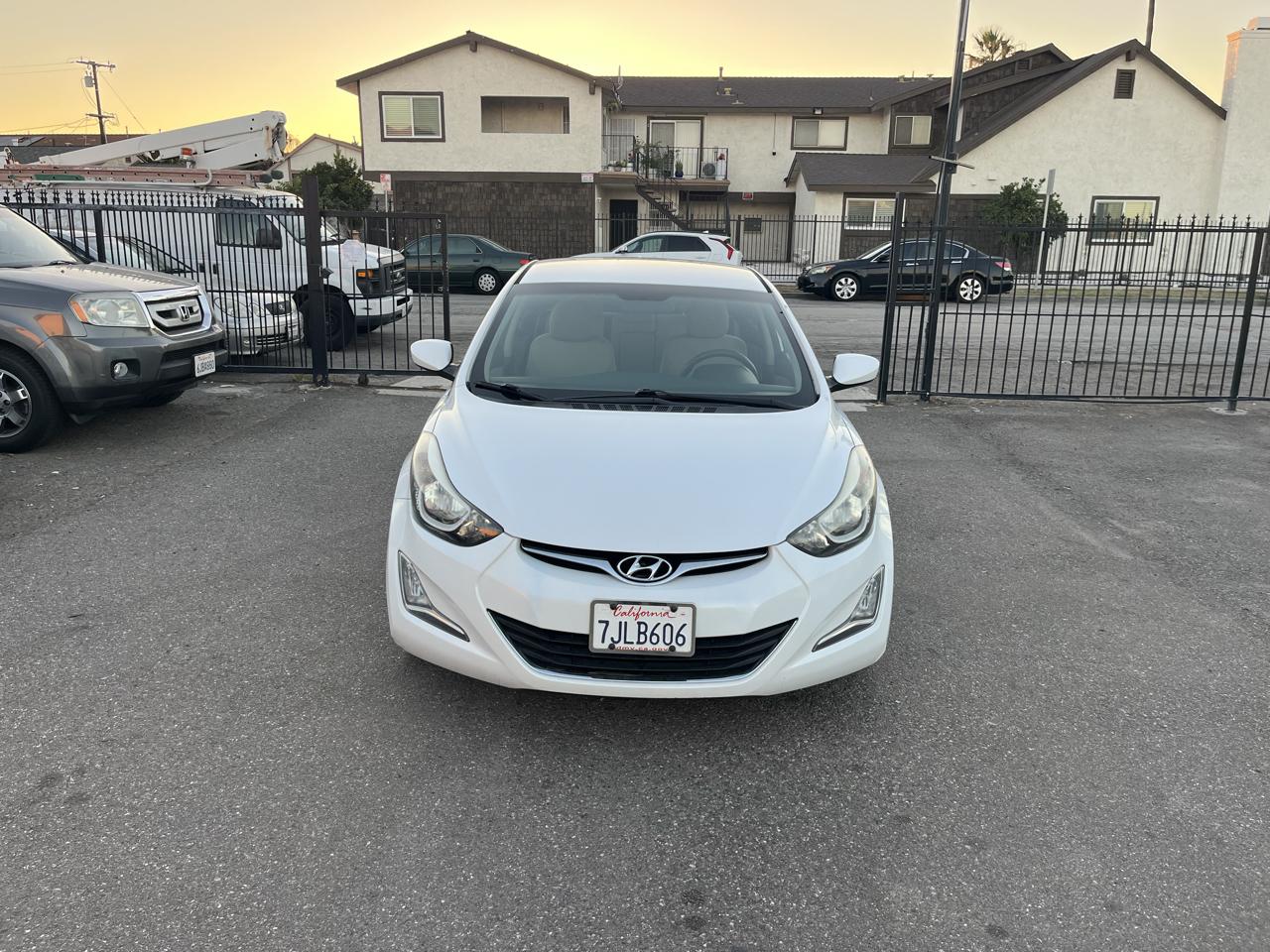 Hyundai Elantra 4dr Sdn Auto SE 2015