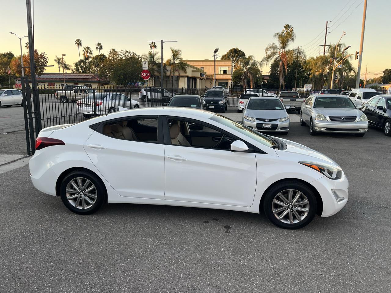 Hyundai Elantra 4dr Sdn Auto SE 2015