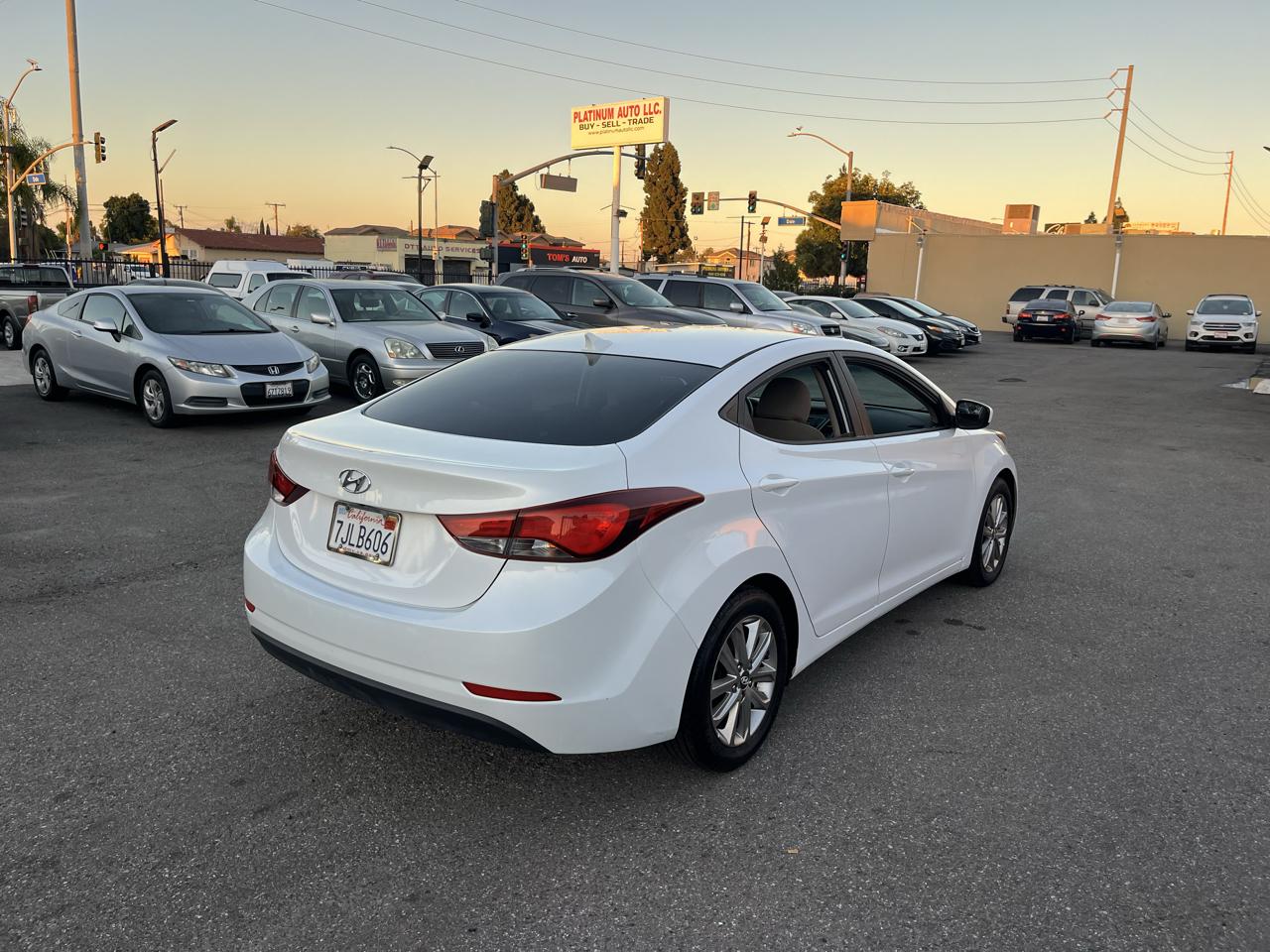 Hyundai Elantra 4dr Sdn Auto SE 2015