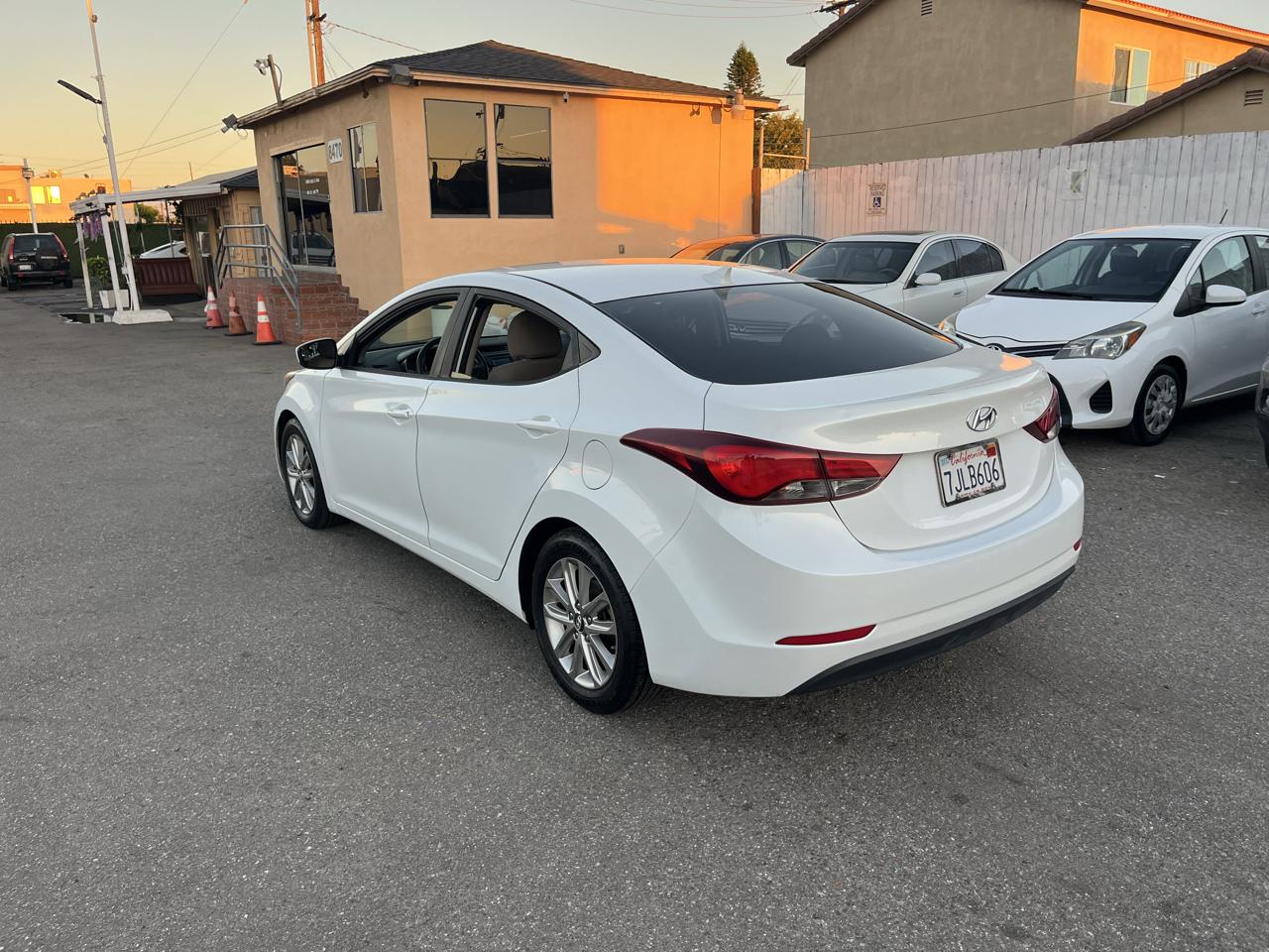 Hyundai Elantra 4dr Sdn Auto SE 2015