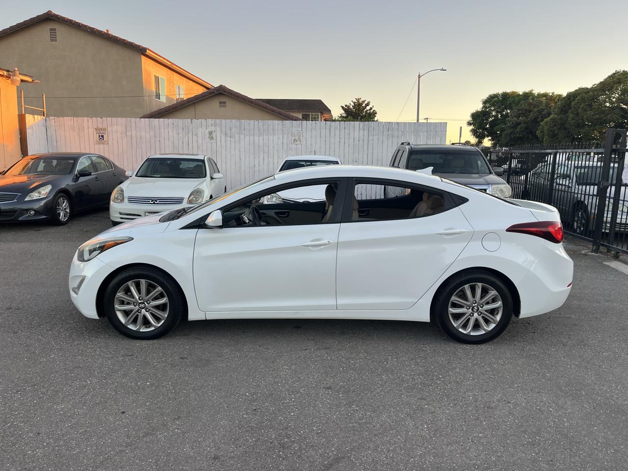 Hyundai Elantra 4dr Sdn Auto SE 2015