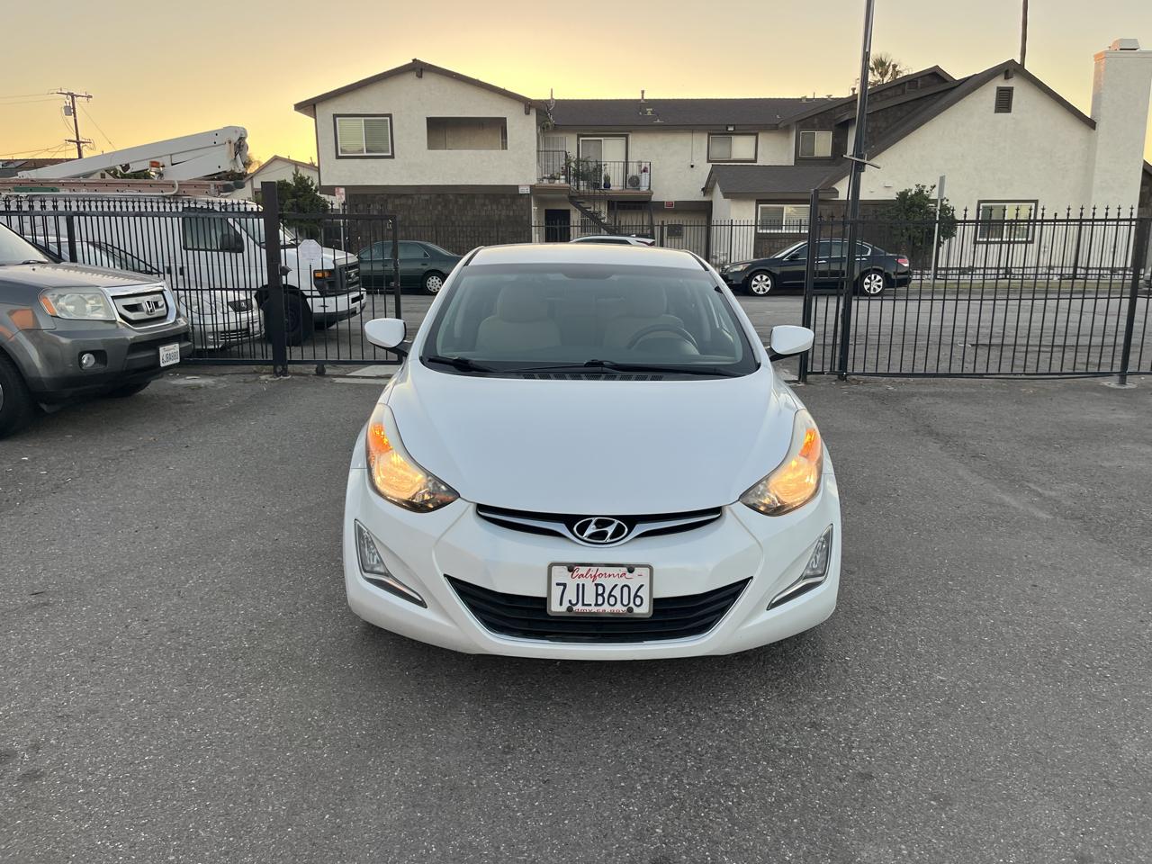 Hyundai Elantra 4dr Sdn Auto SE 2015