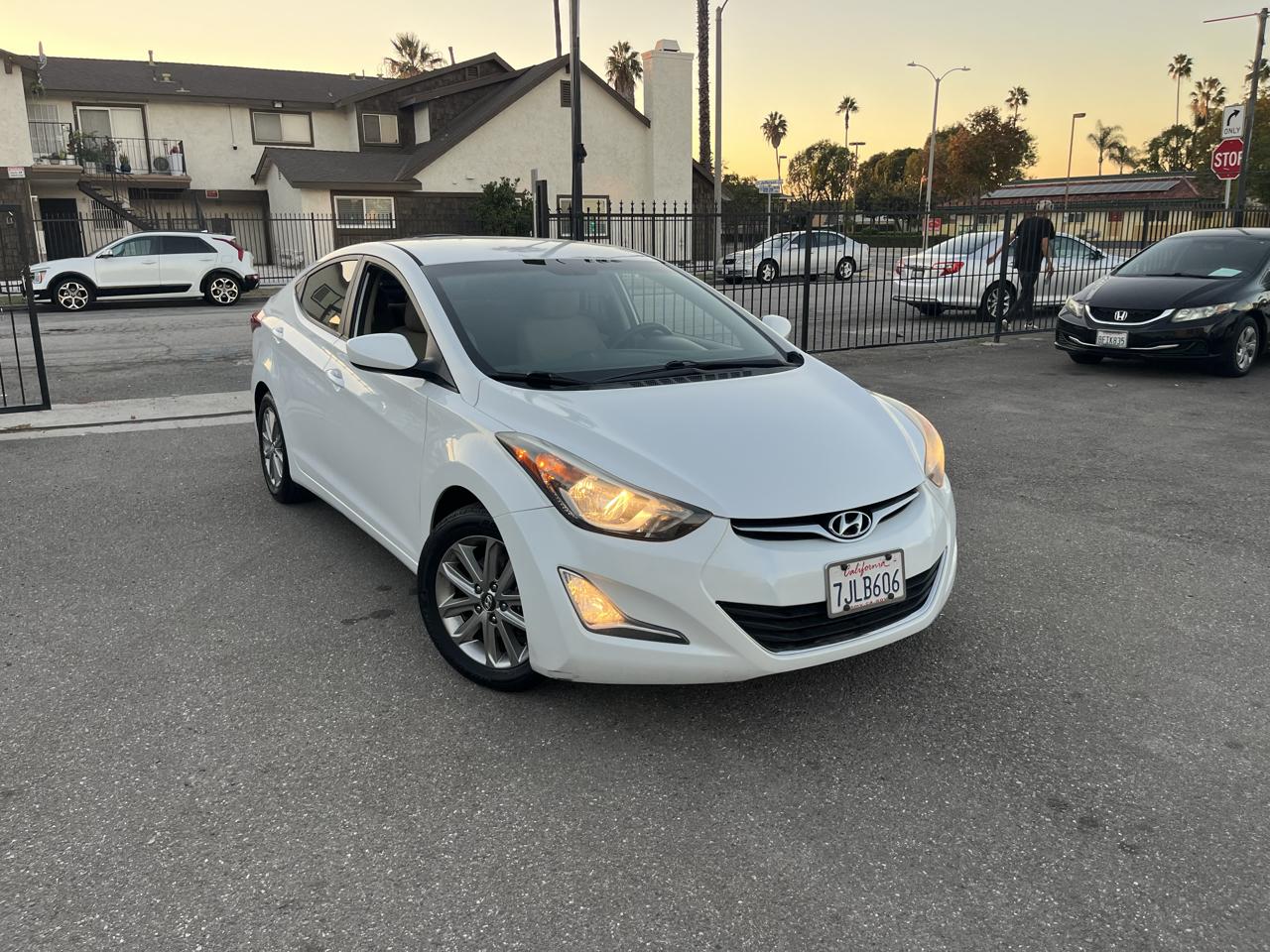 Hyundai Elantra 4dr Sdn Auto SE 2015