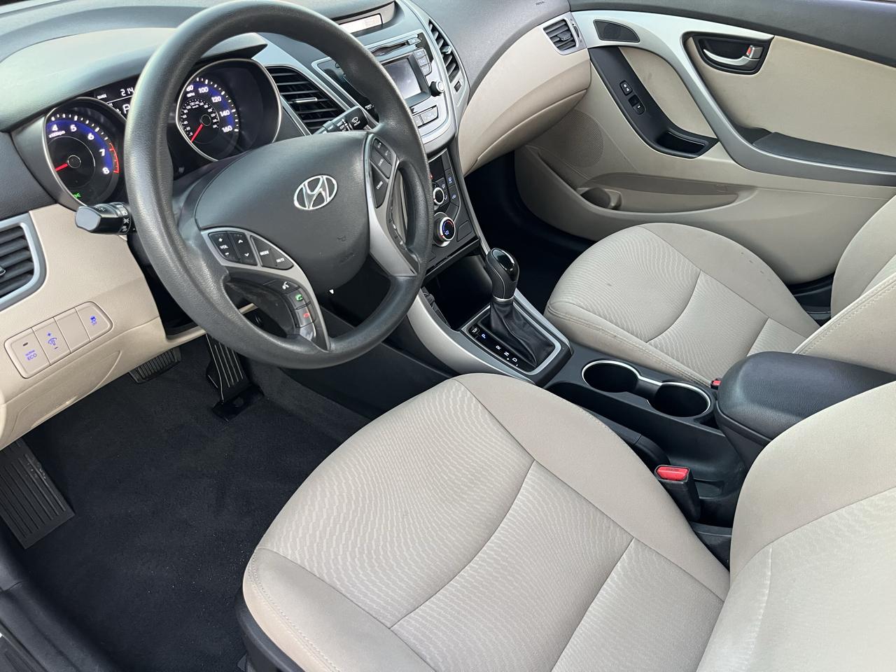 Hyundai Elantra 4dr Sdn Auto SE 2015