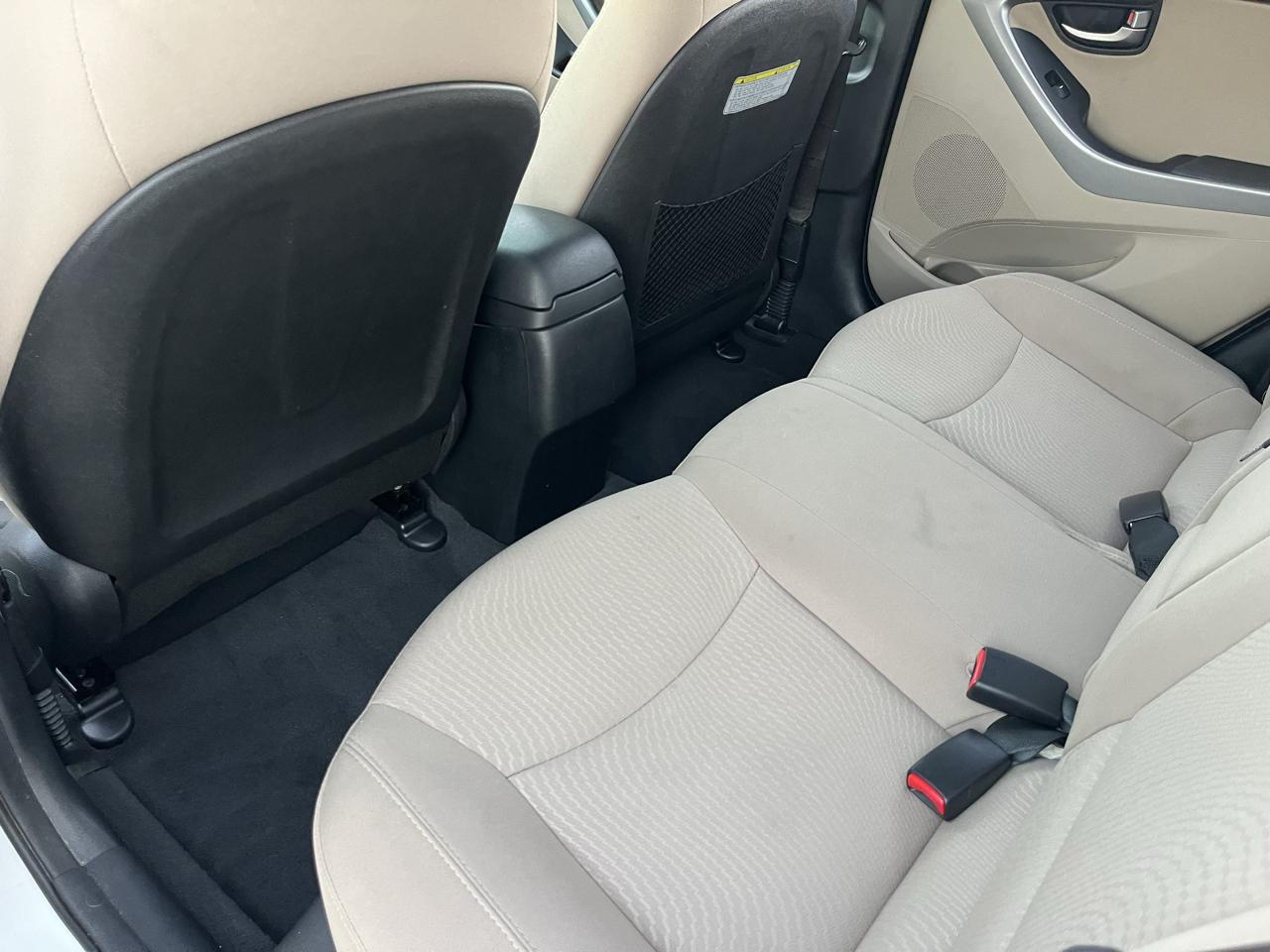 Hyundai Elantra 4dr Sdn Auto SE 2015