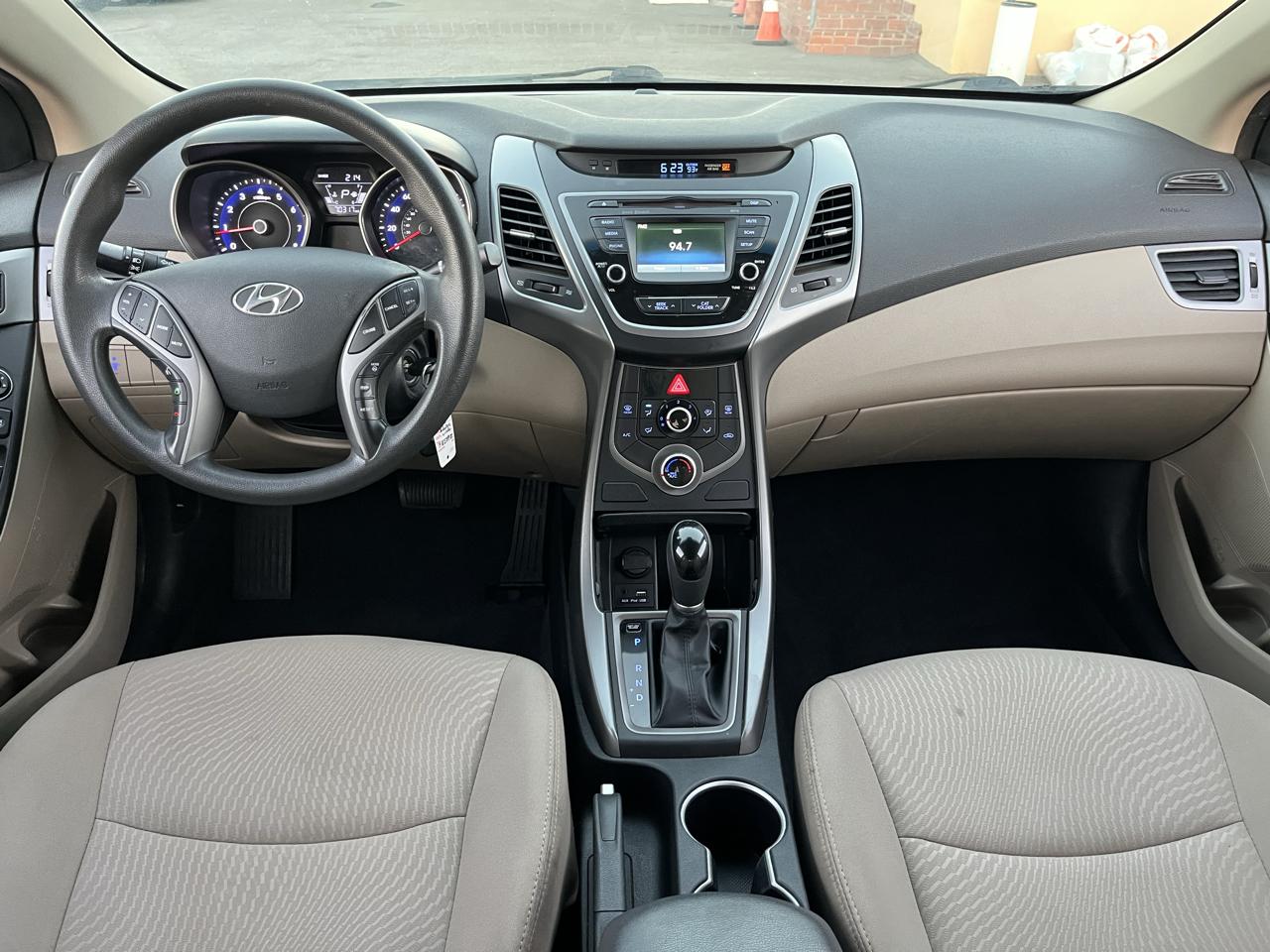 Hyundai Elantra 4dr Sdn Auto SE 2015
