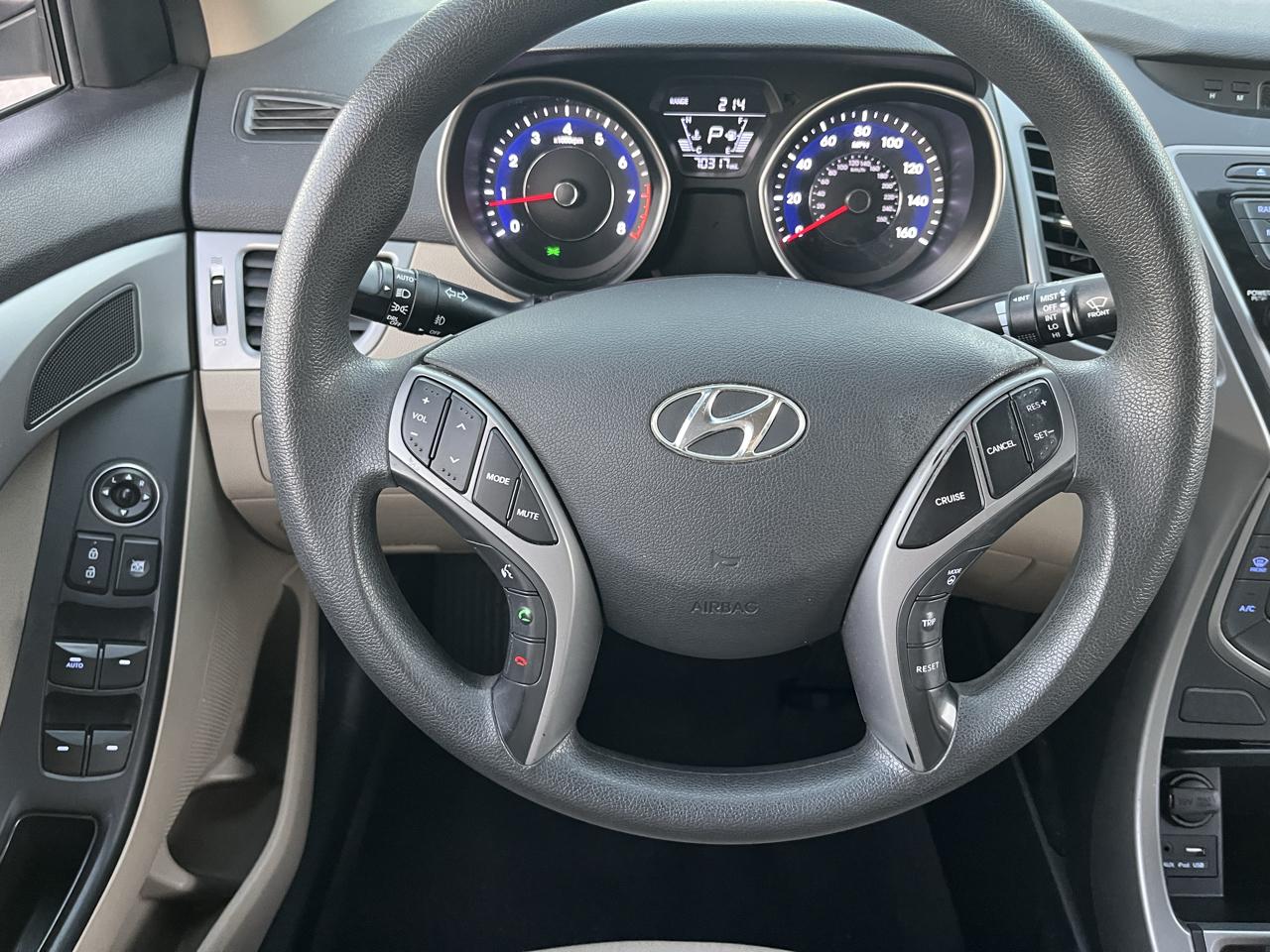 Hyundai Elantra 4dr Sdn Auto SE 2015