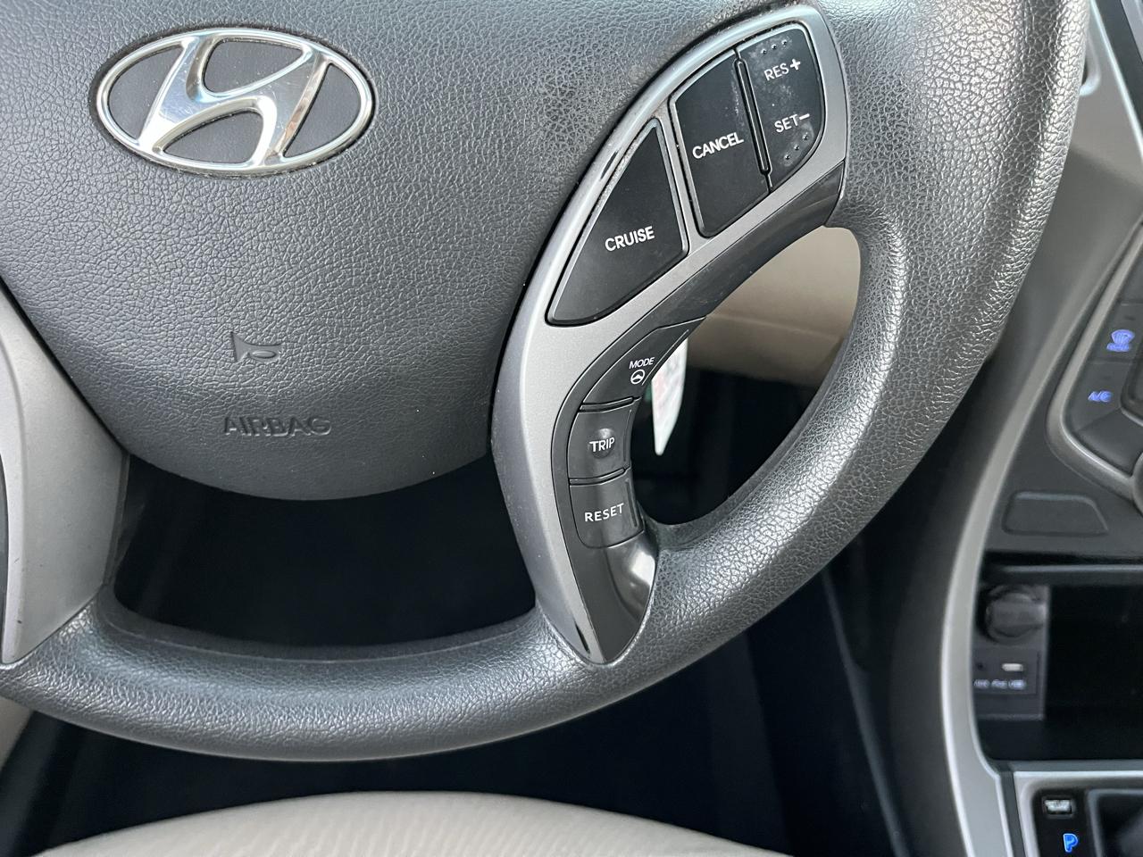 Hyundai Elantra 4dr Sdn Auto SE 2015