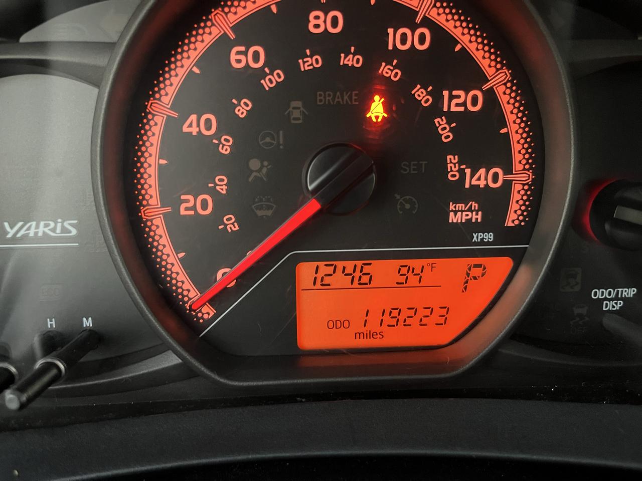 Toyota Yaris 5-Door L Auto (Natl) 2015
