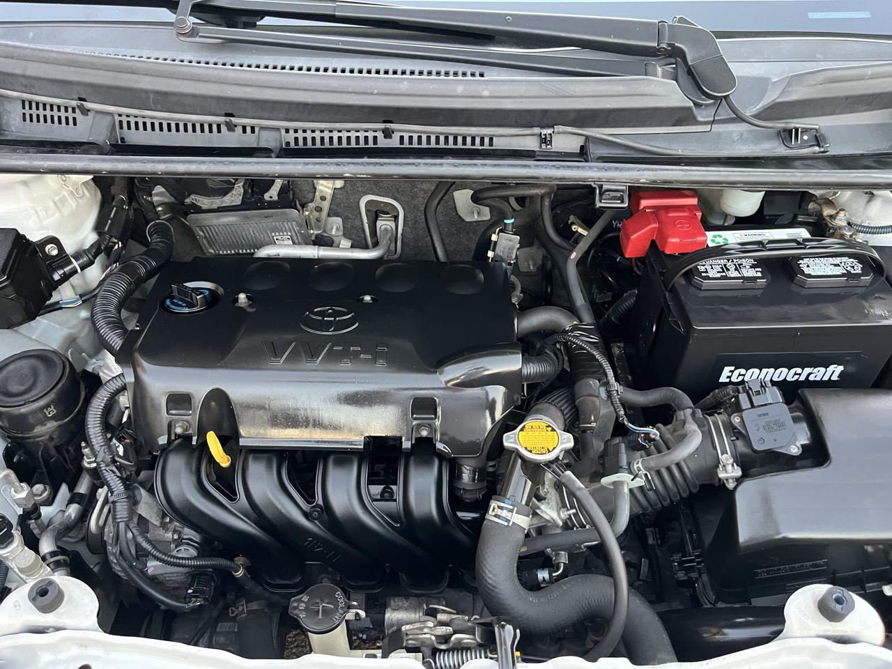 Toyota Yaris 5-Door L Auto (Natl) 2015