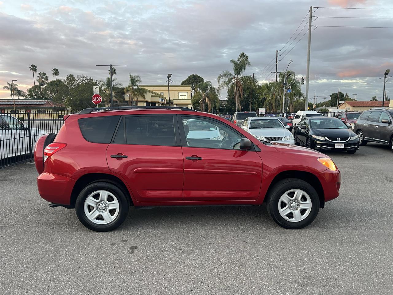 Toyota RAV4 Base I4 2WD 2010