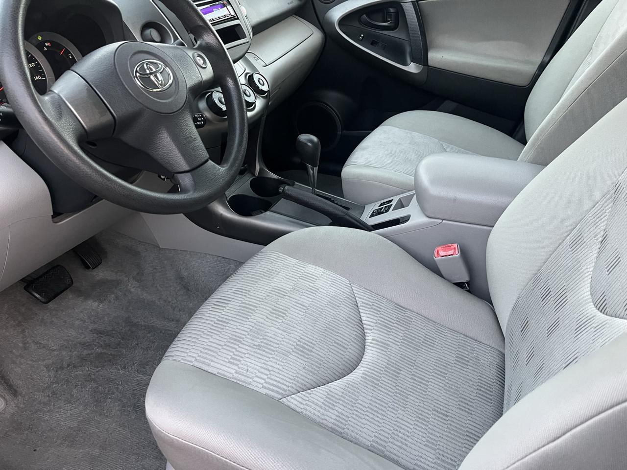 Toyota RAV4 Base I4 2WD 2010