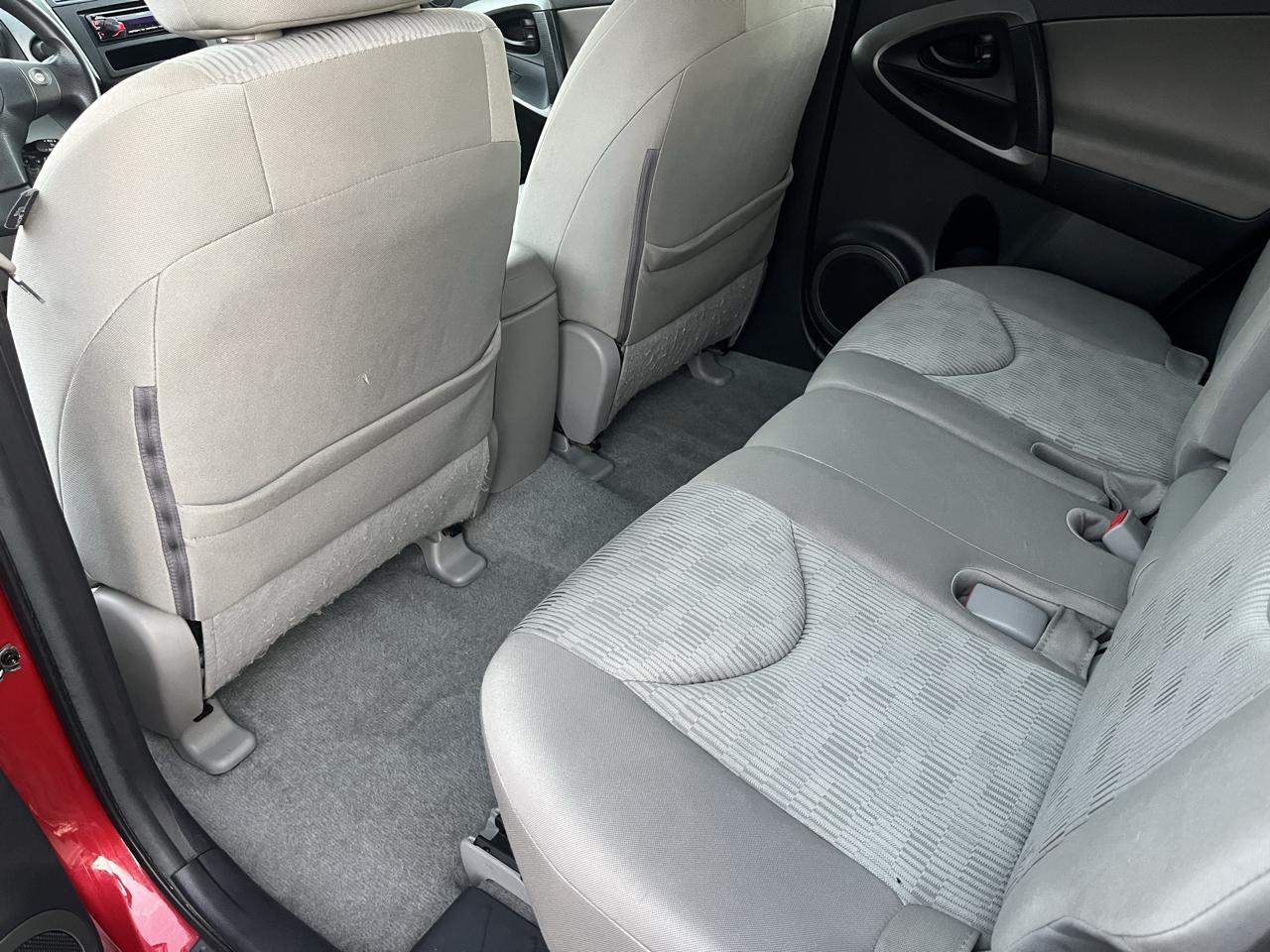 Toyota RAV4 Base I4 2WD 2010
