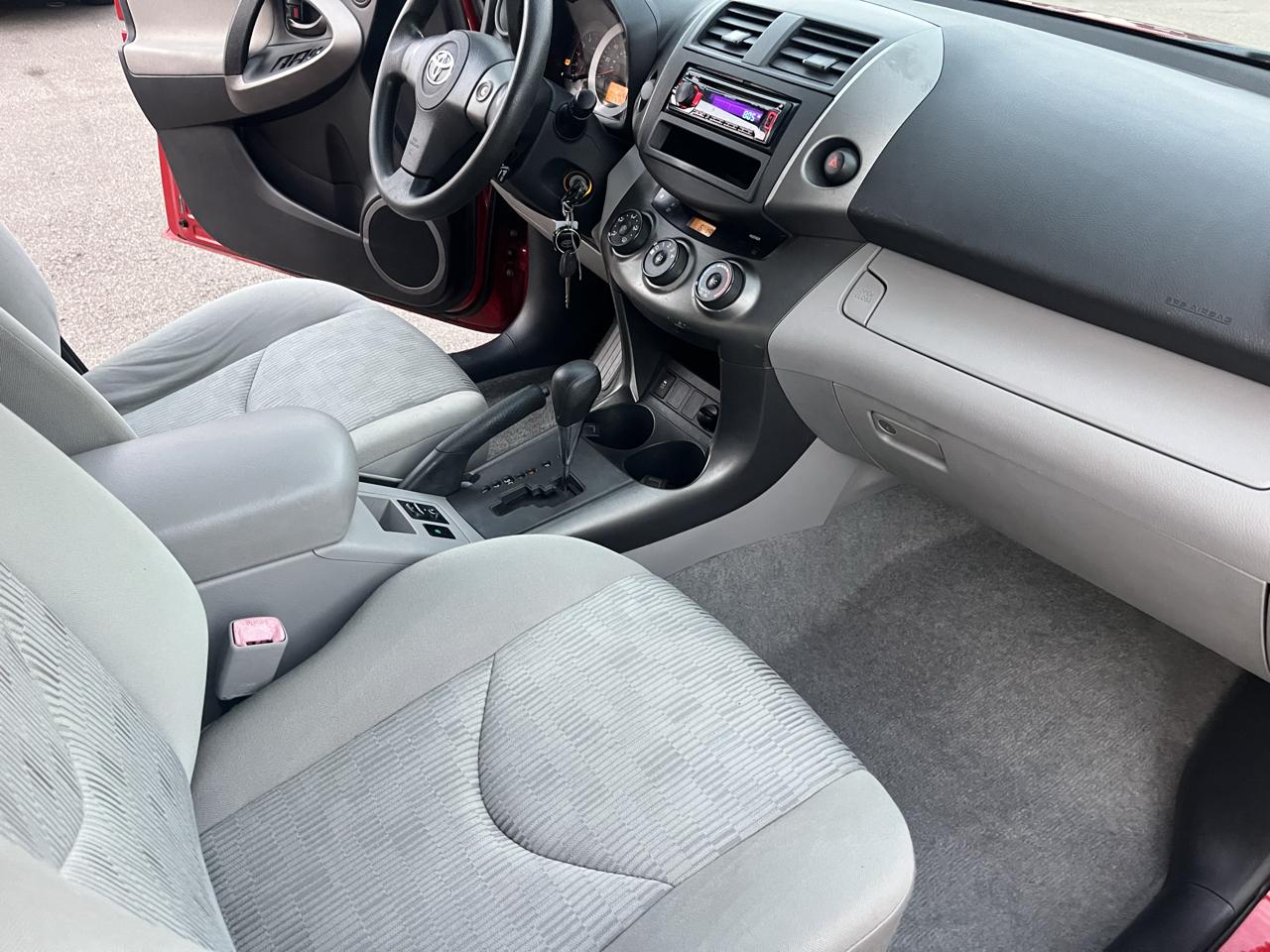 Toyota RAV4 Base I4 2WD 2010
