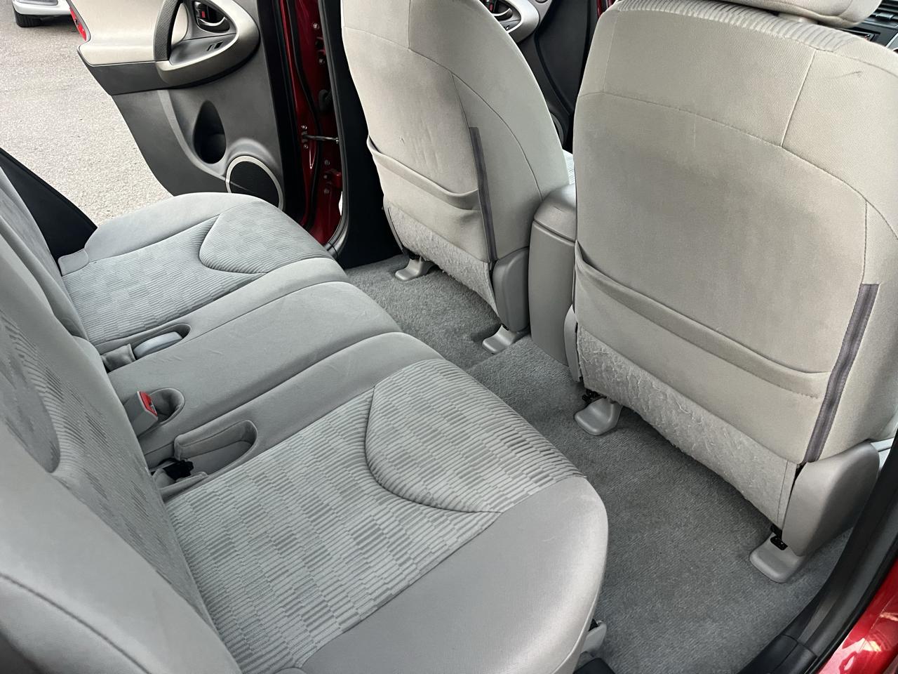 Toyota RAV4 Base I4 2WD 2010