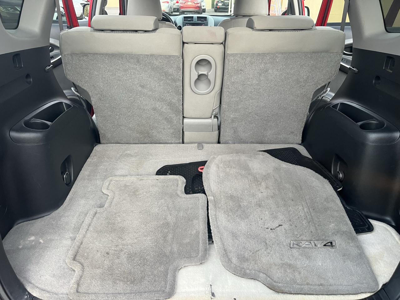 Toyota RAV4 Base I4 2WD 2010