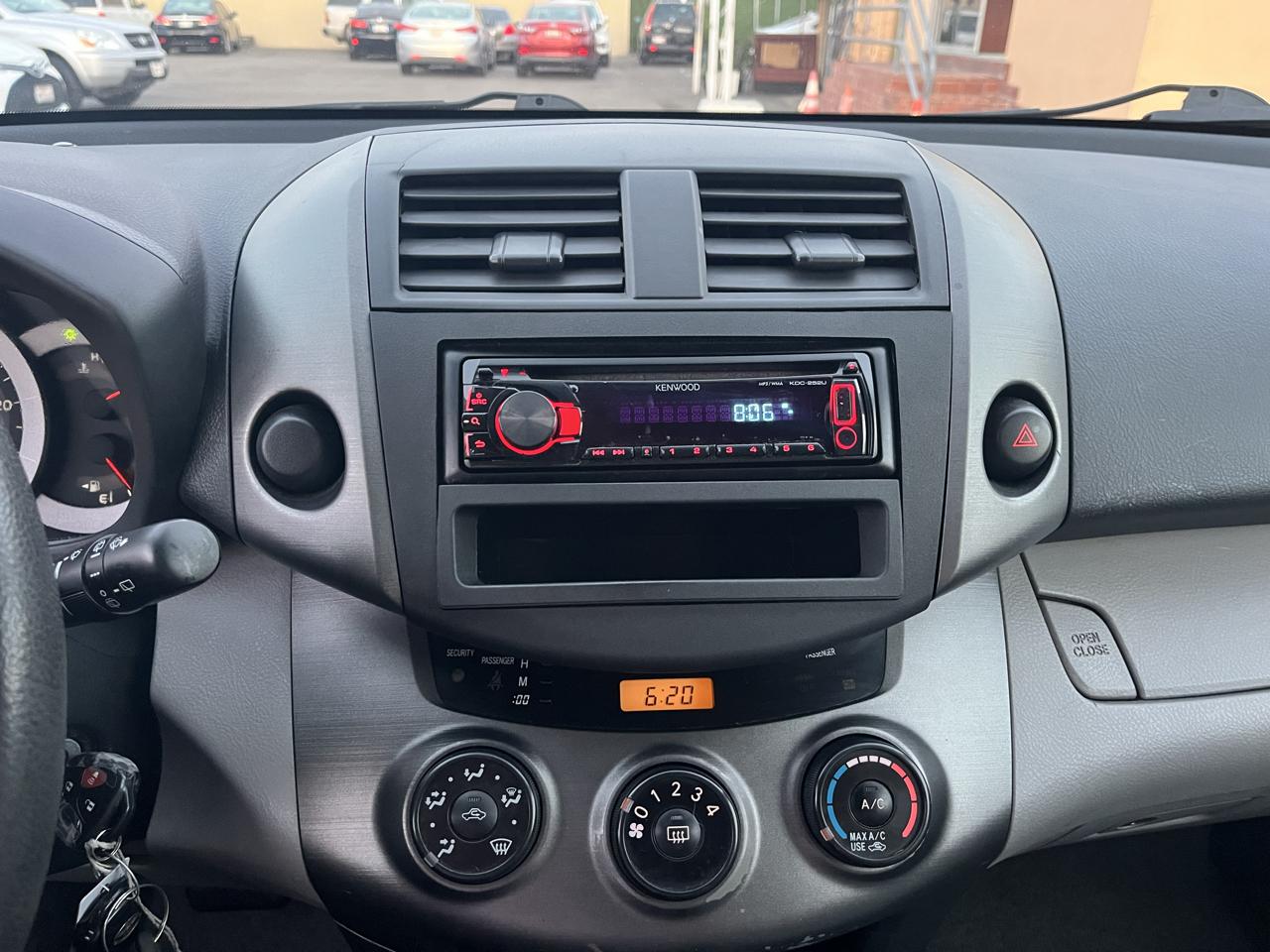 Toyota RAV4 Base I4 2WD 2010